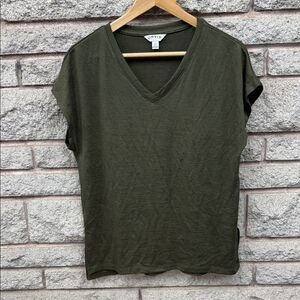 Orvis Women's Dark Green V-Neck Tee